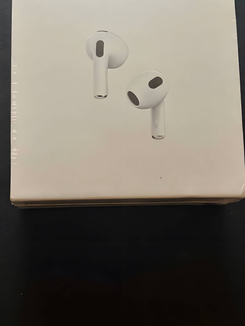 Apple White Wireless Earbuds Headset - Compact Stereo AirPods